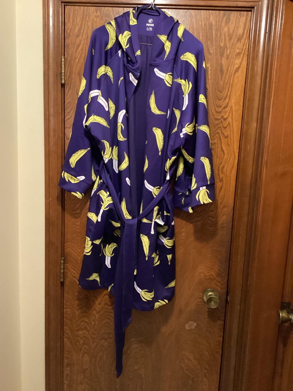Plover Banana Print Robe, Belted, hooded, two pockets size L/XL EUC